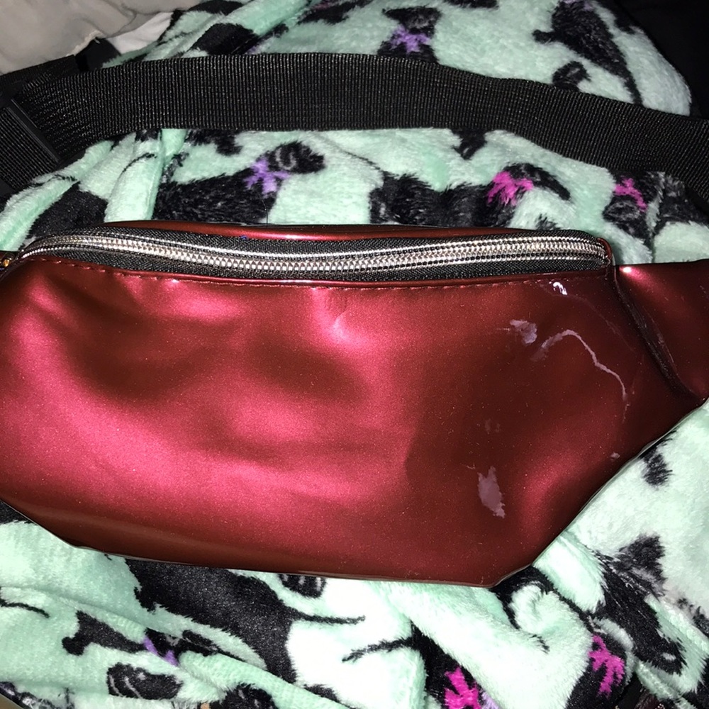 Brand new fanny pack alertt💖💖🤗